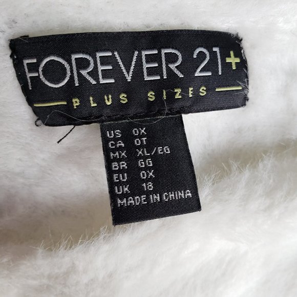 Forever 21+ Fuzzy V-Neck Sweater Size 0X - Picture 4 of 5